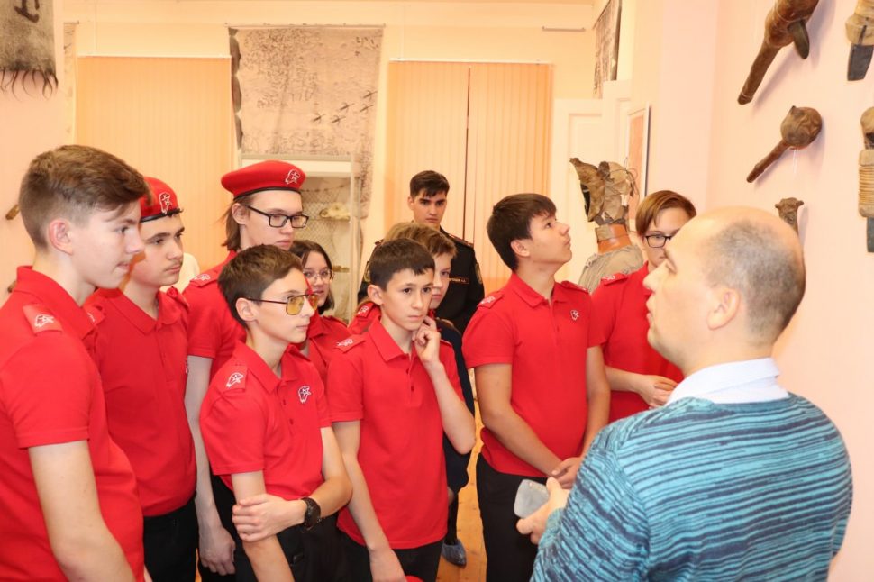  В ЗАТО Александровск Мурманской области военные следователи  организовали для Юнармейцев посещение городского музея 